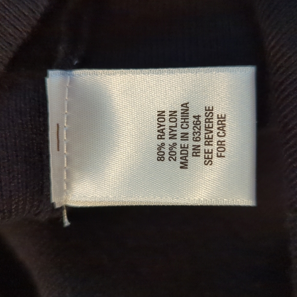 DB Established 1962 sz L Jet Black Top with White Trim & Button Accents - Picture 7 of 7